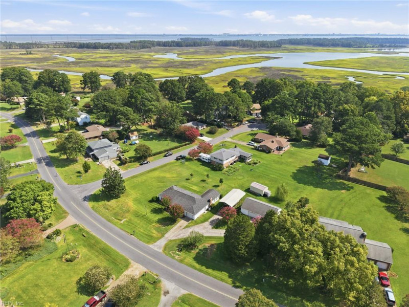 Photo 2 of 34 residential for sale in Isle of Wight County virginia