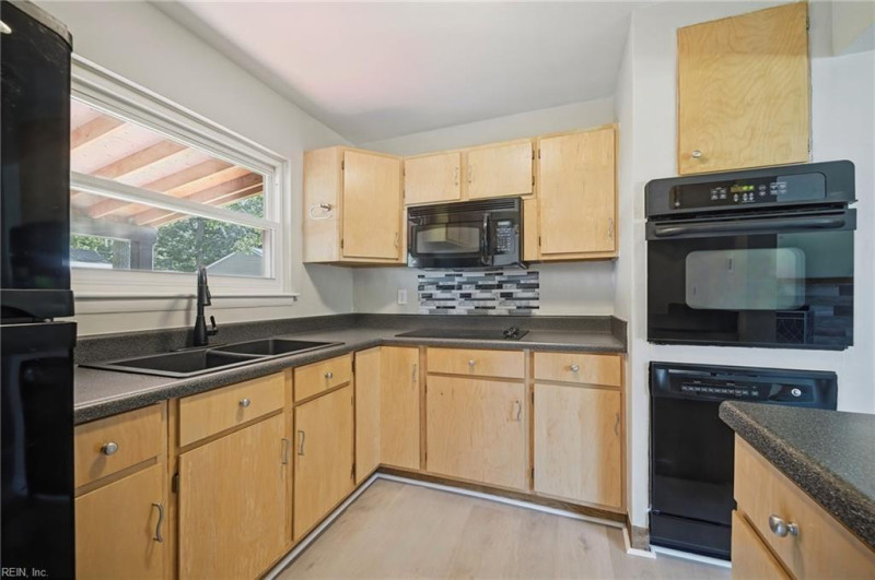 Photo 9 of 39 residential for sale in Chesapeake virginia Photo 9 of 39 residential for sale in Chesapeake virginia