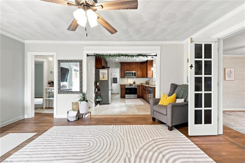 Photo 11 of 36 residential for sale in Chesapeake virginia