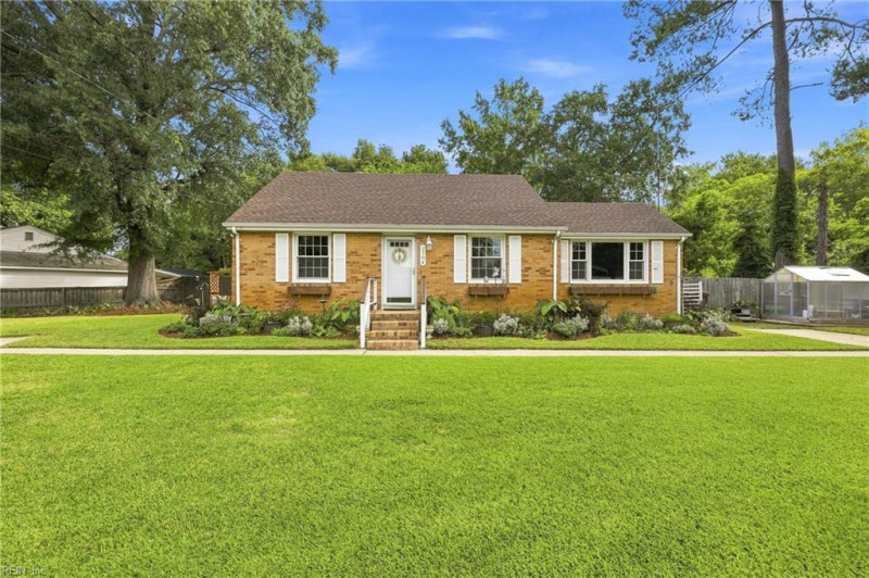 Photo 3 of 36 residential for sale in Chesapeake virginia Photo 3 of 36 residential for sale in Chesapeake virginia