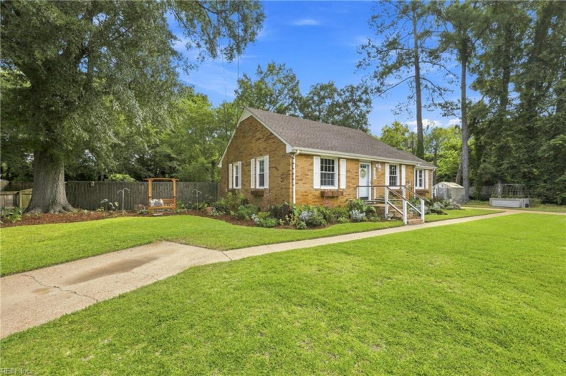 Photo 4 of 36 residential for sale in Chesapeake virginia Photo 4 of 36 residential for sale in Chesapeake virginia
