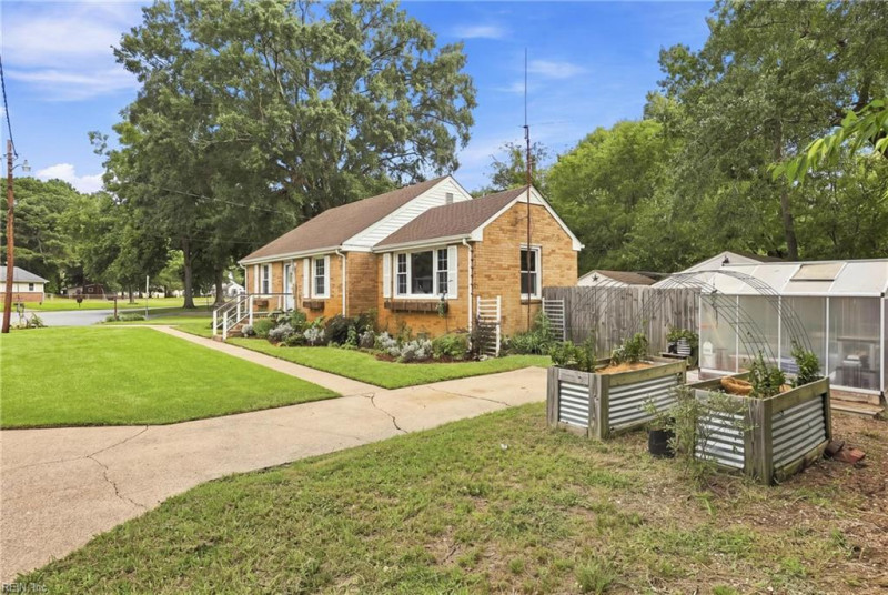 Photo 7 of 36 residential for sale in Chesapeake virginia Photo 7 of 36 residential for sale in Chesapeake virginia