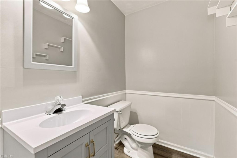 Photo 18 of 41 residential for sale in Chesapeake virginia