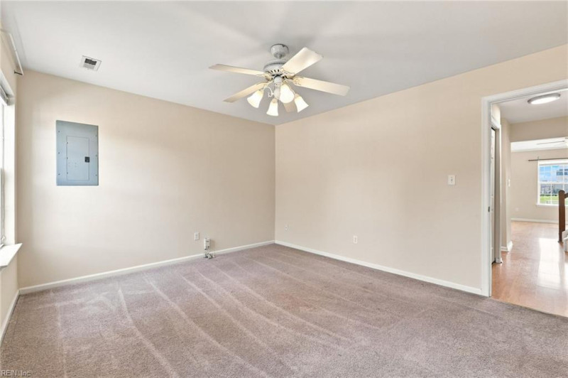 Photo 21 of 41 residential for sale in Chesapeake virginia