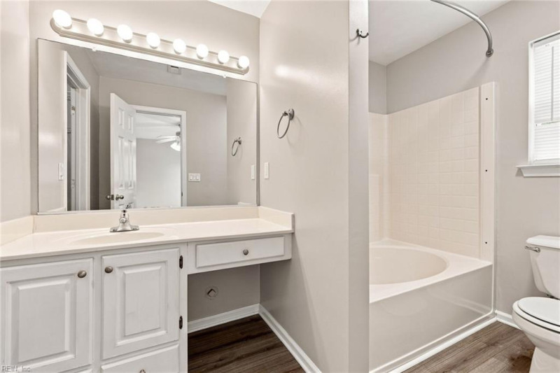 Photo 23 of 41 residential for sale in Chesapeake virginia