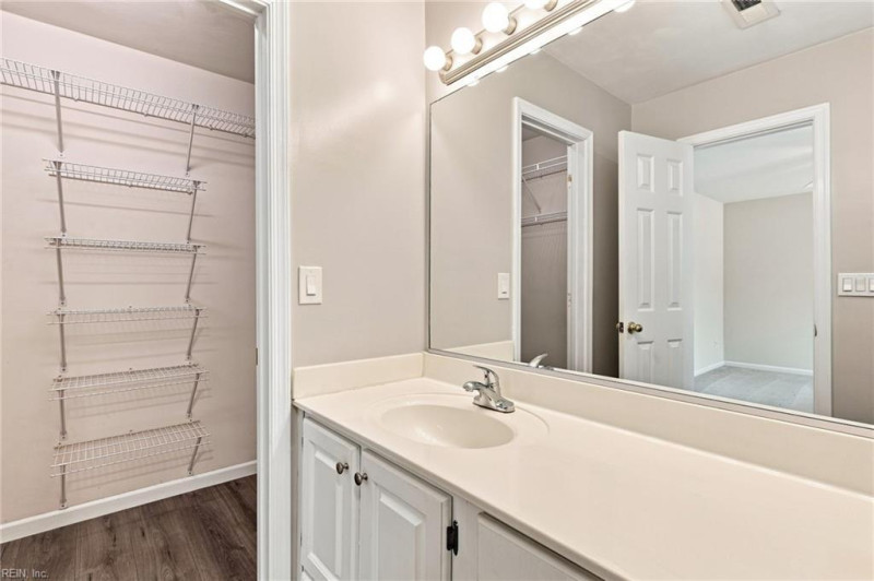Photo 24 of 41 residential for sale in Chesapeake virginia