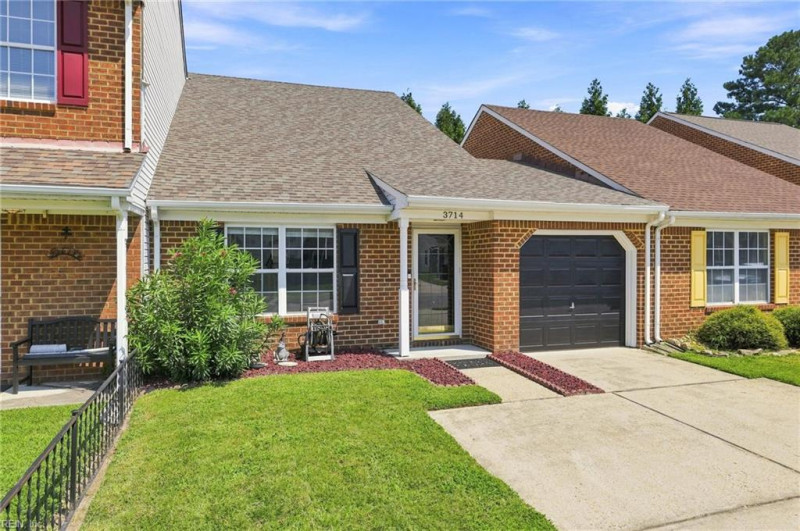 Photo 3 of 41 residential for sale in Chesapeake virginia