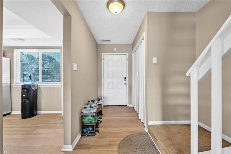 Photo 13 of 25 residential for sale in Virginia Beach virginia