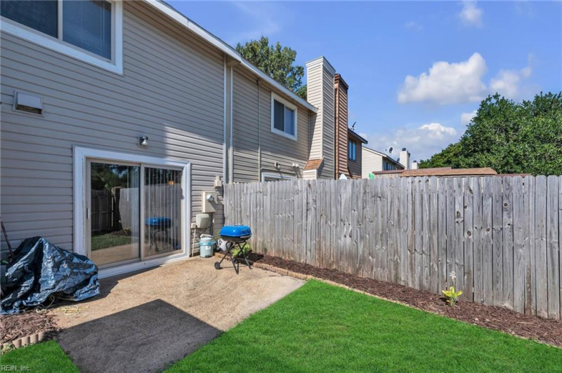 Photo 4 of 25 residential for sale in Virginia Beach virginia
