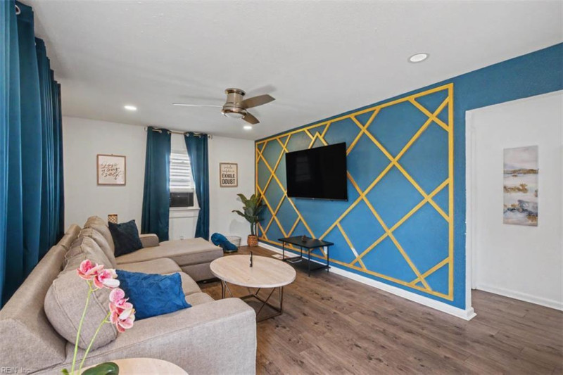 Photo 11 of 30 residential for sale in Norfolk virginia