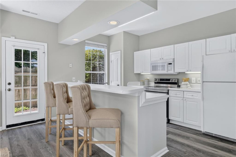 Photo 12 of 26 residential for sale in Virginia Beach virginia