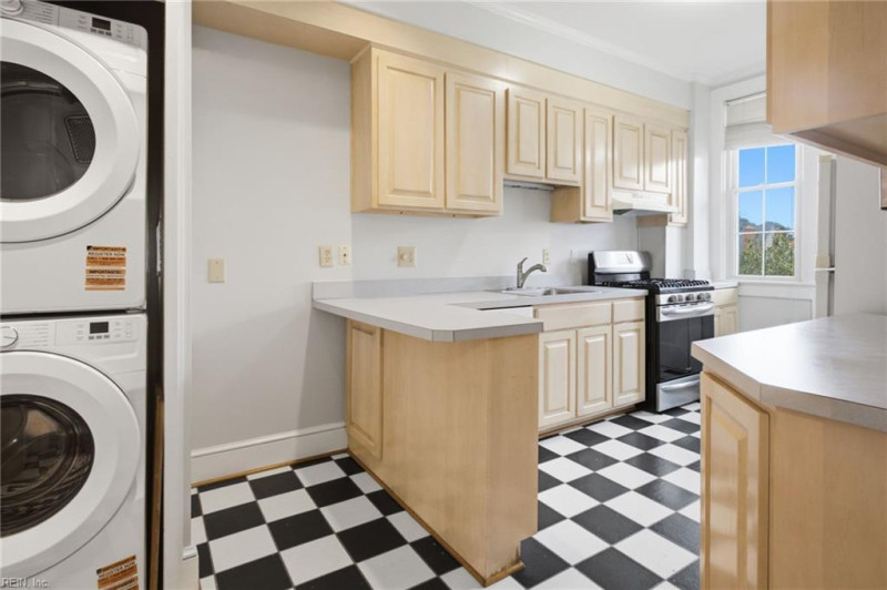 Photo 10 of 29 residential for sale in Norfolk virginia
