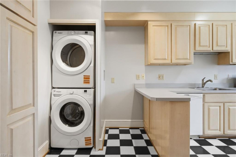 Photo 9 of 29 residential for sale in Norfolk virginia