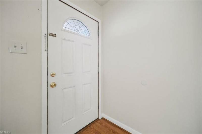 Photo 4 of 26 residential for sale in Norfolk virginia