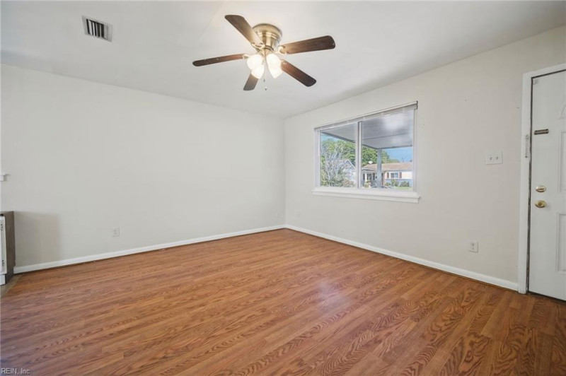 Photo 6 of 26 residential for sale in Norfolk virginia
