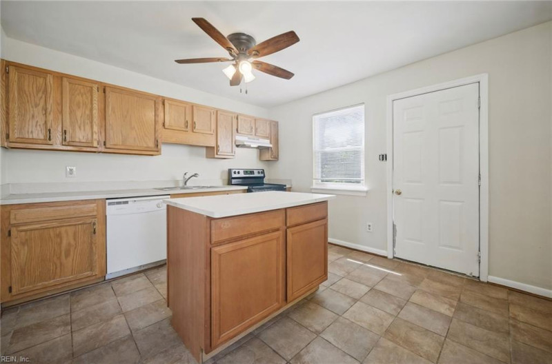 Photo 9 of 26 residential for sale in Norfolk virginia