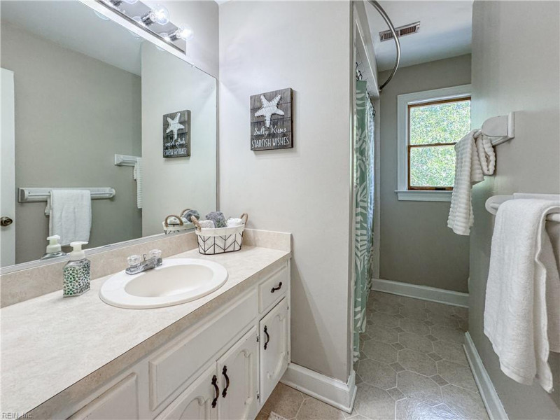 Photo 38 of 48 residential for sale in Chesapeake virginia Photo 38 of 48 residential for sale in Chesapeake virginia
