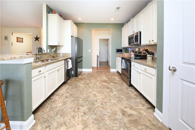 Photo 13 of 43 residential for sale in Currituck County virginia