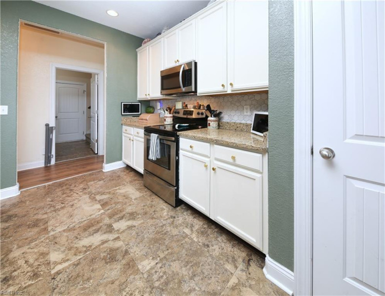 Photo 14 of 43 residential for sale in Currituck County virginia