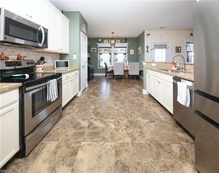 Photo 15 of 43 residential for sale in Currituck County virginia