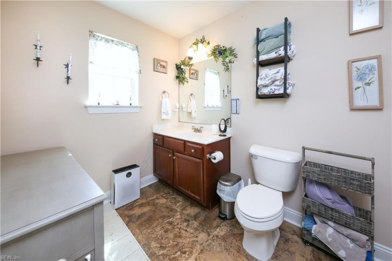 Photo 32 of 43 residential for sale in Currituck County virginia