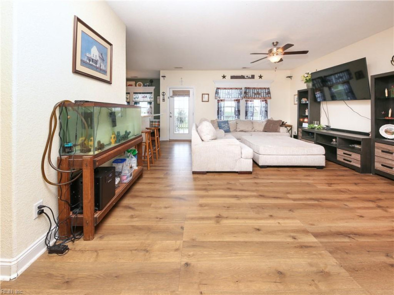 Photo 4 of 43 residential for sale in Currituck County virginia