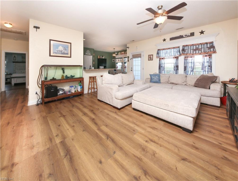 Photo 5 of 43 residential for sale in Currituck County virginia