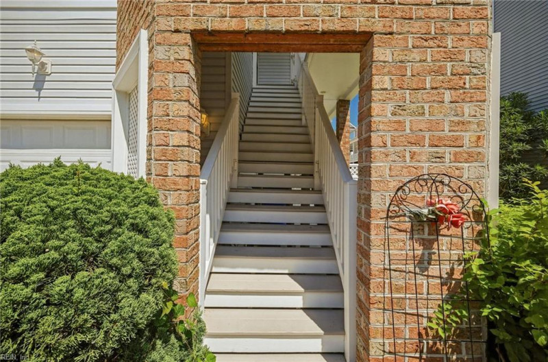Photo 3 of 46 residential for sale in Norfolk virginia