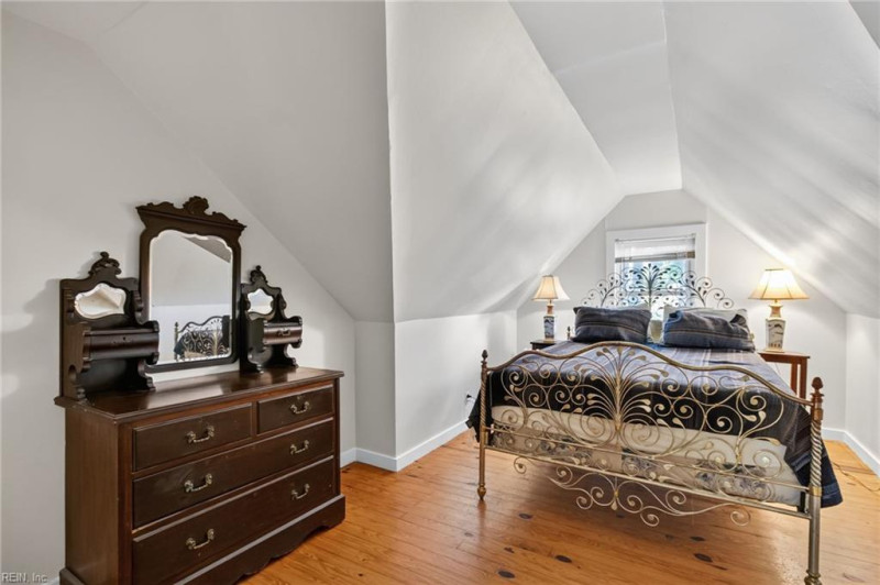 Photo 19 of 31 residential for sale in Norfolk virginia