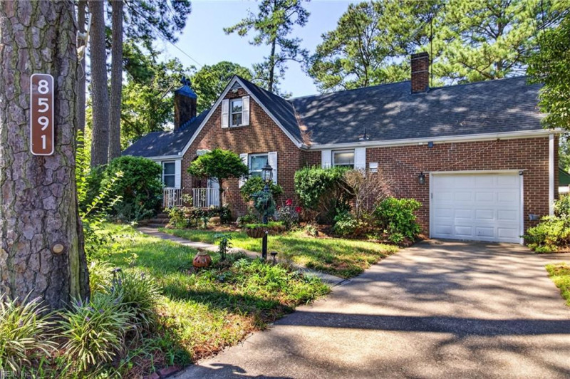 Photo 4 of 31 residential for sale in Norfolk virginia