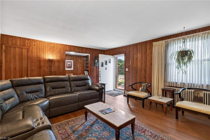 Photo 5 of 31 residential for sale in Norfolk virginia