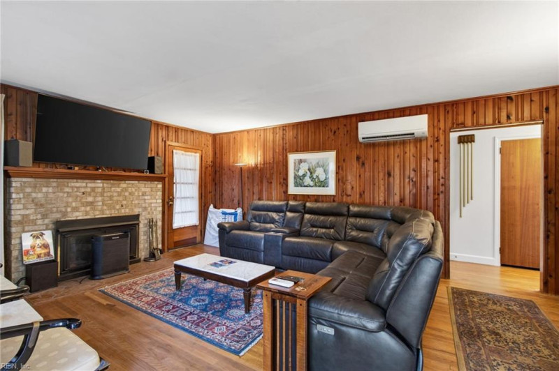 Photo 7 of 31 residential for sale in Norfolk virginia