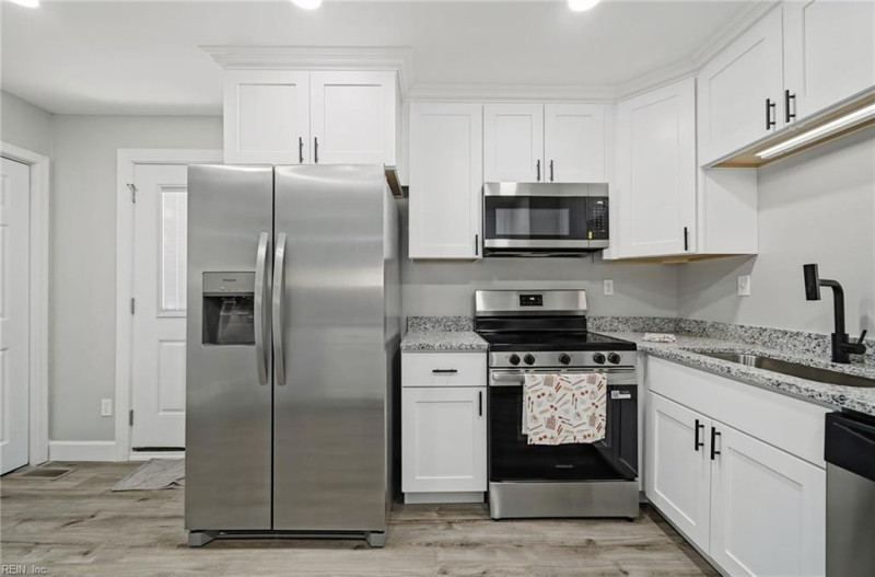 Photo 10 of 29 residential for sale in Hampton virginia