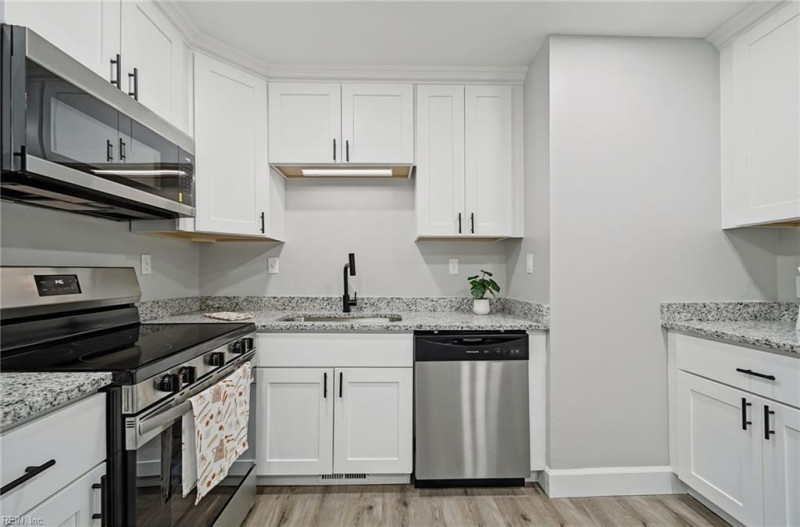 Photo 11 of 29 residential for sale in Hampton virginia