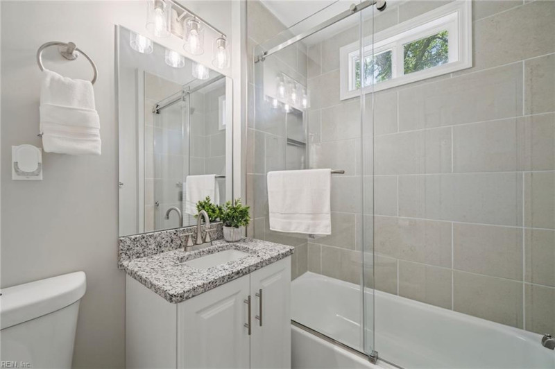 Photo 18 of 29 residential for sale in Hampton virginia