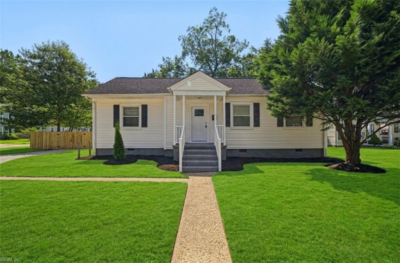 Photo 3 of 29 residential for sale in Hampton virginia