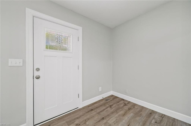 Photo 5 of 29 residential for sale in Hampton virginia