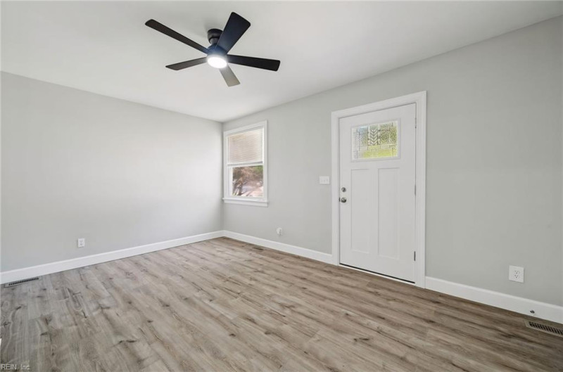Photo 7 of 29 residential for sale in Hampton virginia