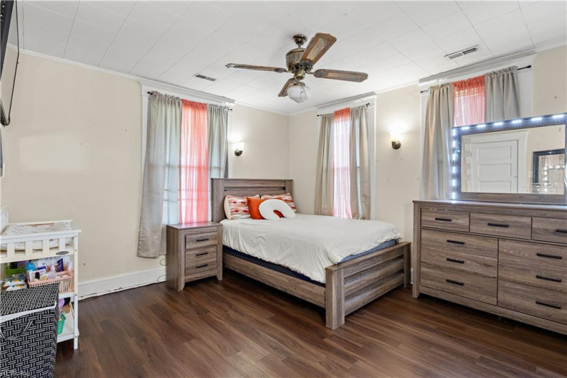 Photo 14 of 23 residential for sale in Hampton virginia