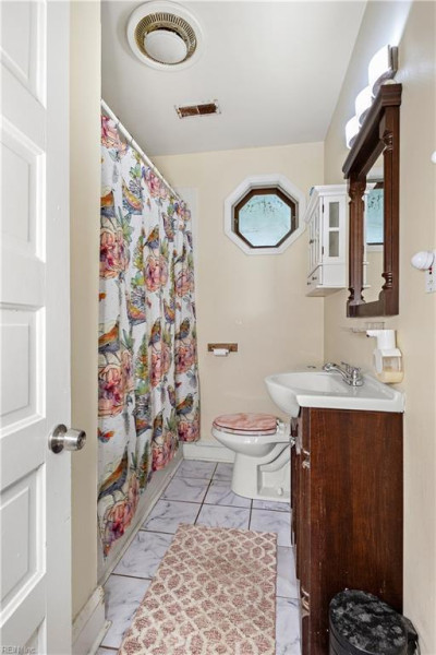 Photo 15 of 23 residential for sale in Hampton virginia