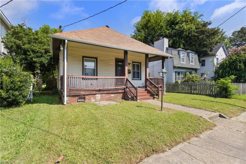Photo 3 of 23 residential for sale in Hampton virginia