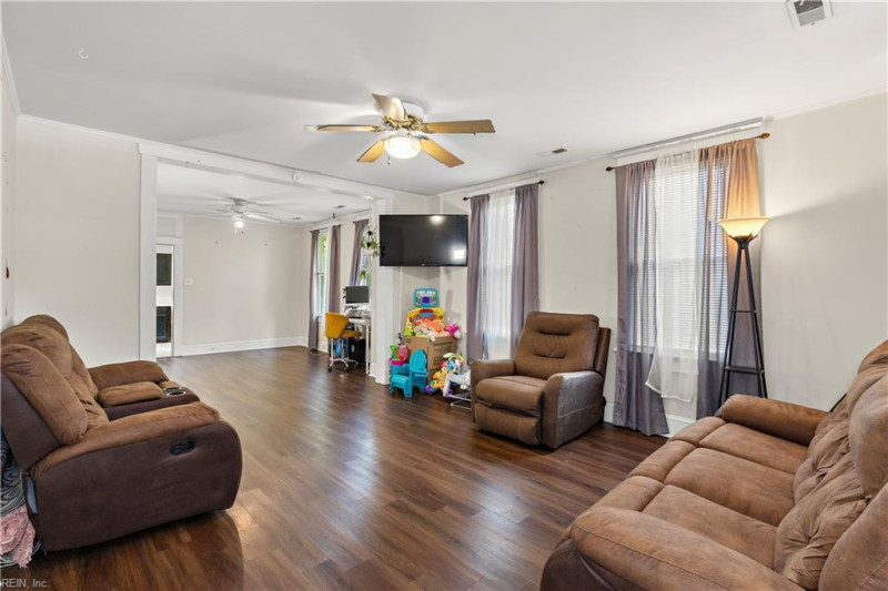 Photo 4 of 23 residential for sale in Hampton virginia