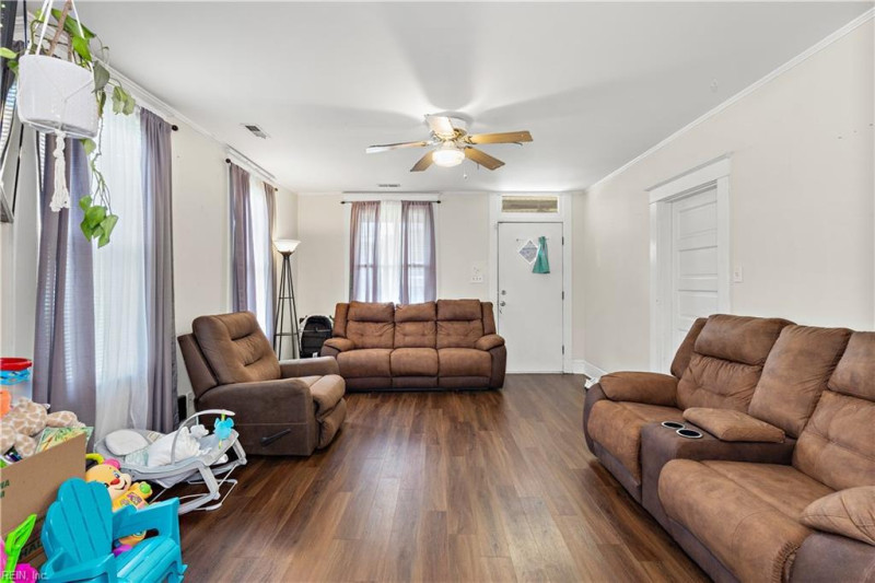Photo 5 of 23 residential for sale in Hampton virginia