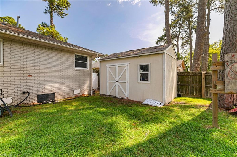 Photo 27 of 34 residential for sale in Hampton virginia