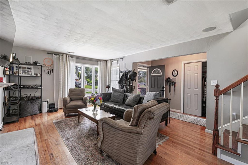 Photo 6 of 34 residential for sale in Hampton virginia