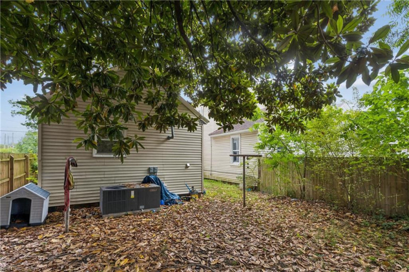 Photo 27 of 30 residential for sale in Chesapeake virginia
