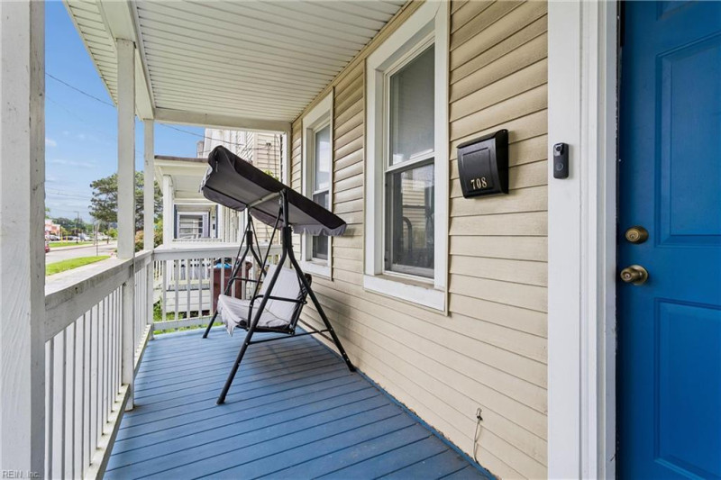 Photo 3 of 30 residential for sale in Chesapeake virginia