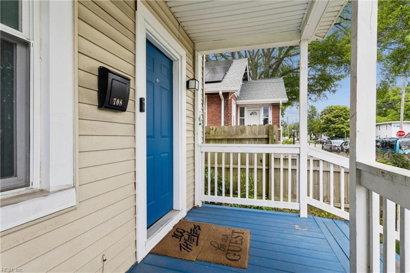 Photo 4 of 30 residential for sale in Chesapeake virginia