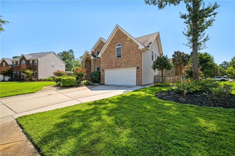 Photo 4 of 48 residential for sale in Virginia Beach virginia