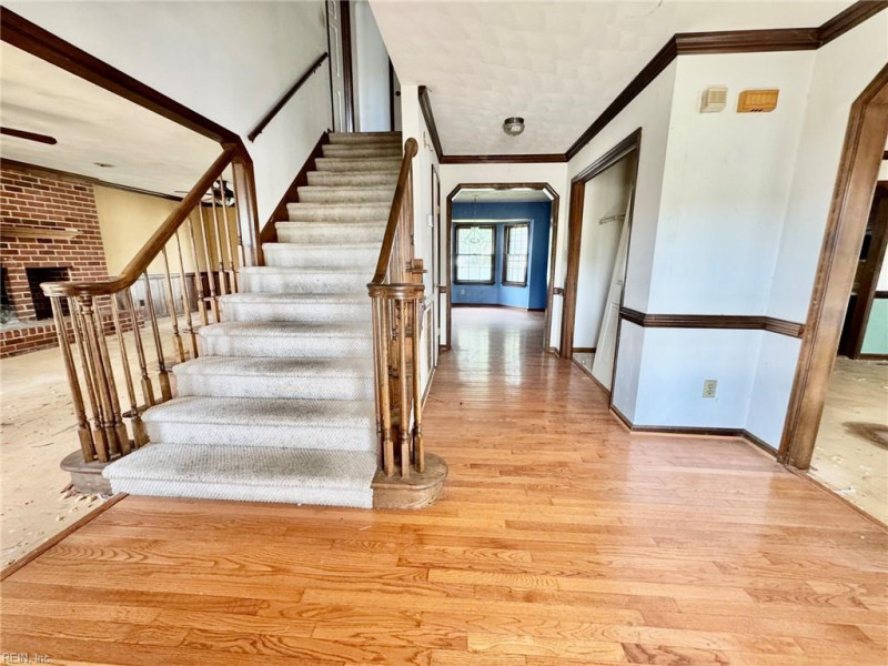 Photo 2 of 10 residential for sale in Chesapeake virginia